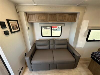 2025 Coachmen Freedom Express Ultra Lite 192RBS   - Photo 15 - Goshen, IN 46526