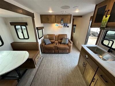 2024 Coachmen Freedom Express Ultra Lite 252RBS   - Photo 13 - Goshen, IN 46526