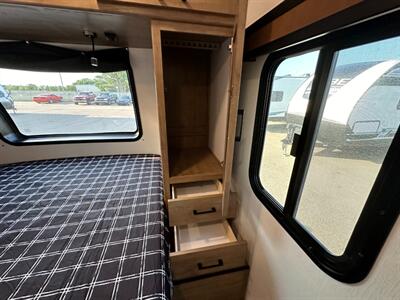 2024 Coachmen Freedom Express Ultra Lite 252RBS   - Photo 27 - Goshen, IN 46526