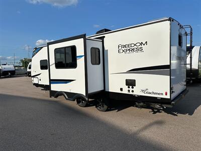 2024 Coachmen Freedom Express Ultra Lite 252RBS   - Photo 6 - Goshen, IN 46526