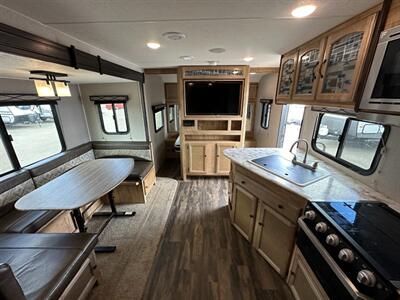 2019 Coachmen Freedom Express Ultra Lite 257BHS   - Photo 13 - Goshen, IN 46526