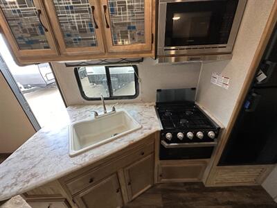 2019 Coachmen Freedom Express Ultra Lite 257BHS   - Photo 23 - Goshen, IN 46526