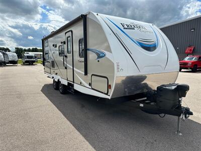 2019 Coachmen Freedom Express Ultra Lite 257BHS   - Photo 3 - Goshen, IN 46526