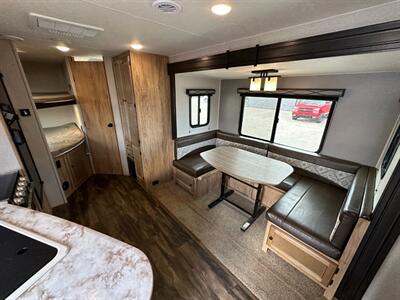 2019 Coachmen Freedom Express Ultra Lite 257BHS   - Photo 11 - Goshen, IN 46526