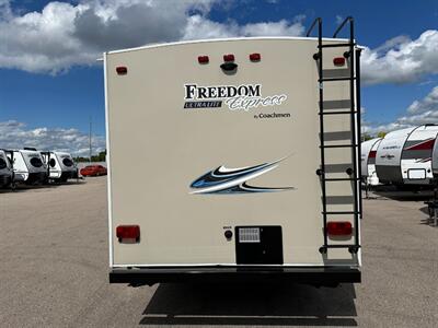 2019 Coachmen Freedom Express Ultra Lite 257BHS   - Photo 6 - Goshen, IN 46526