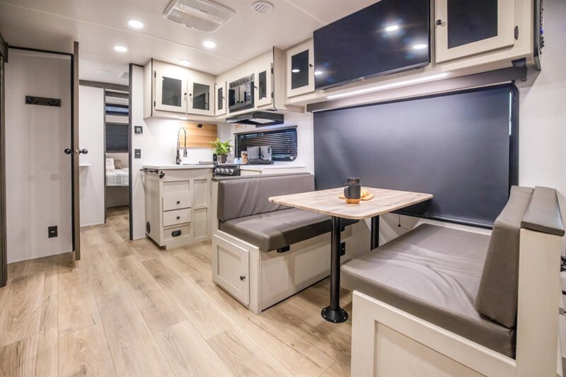 2026 Coachmen Northern Spirit 3070BH - Photo 6 - Goshen, IN 46526