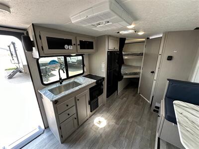 2025 Coachmen Apex Nano 208BHS   - Photo 18 - Goshen, IN 46526