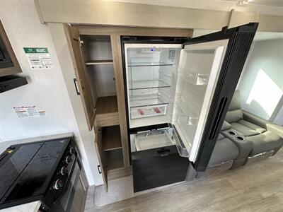 2026 Coachmen Freedom Express Ultra Lite 245RKS   - Photo 14 - Goshen, IN 46526