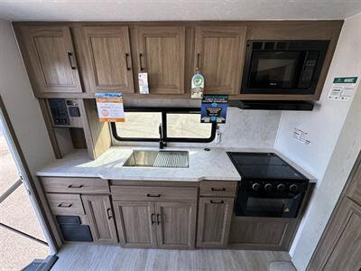 2026 Coachmen Freedom Express Ultra Lite 245RKS   - Photo 12 - Goshen, IN 46526