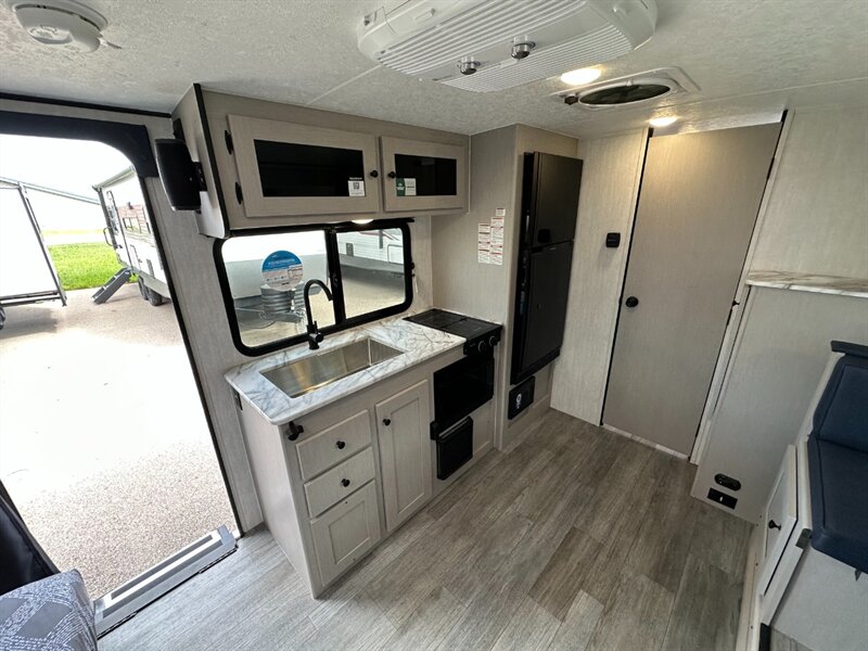 2025 Coachmen Apex Nano 203RBK - Photo 12 - Goshen, IN 46526