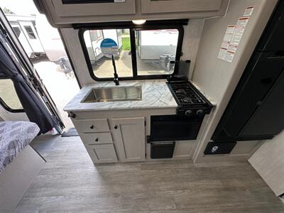 2025 Coachmen Apex Nano 203RBK   - Photo 18 - Goshen, IN 46526