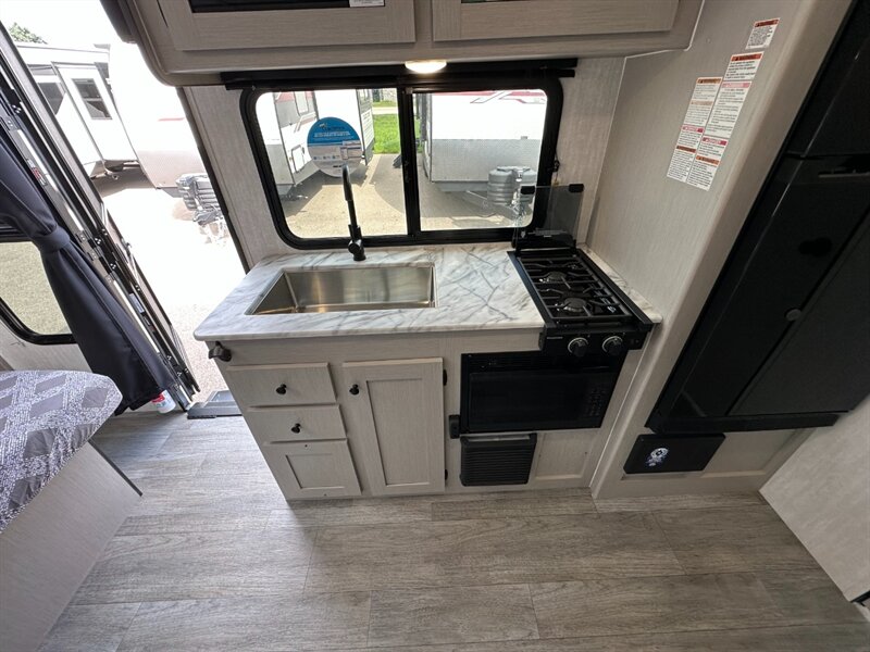 2025 Coachmen Apex Nano 203RBK - Photo 18 - Goshen, IN 46526