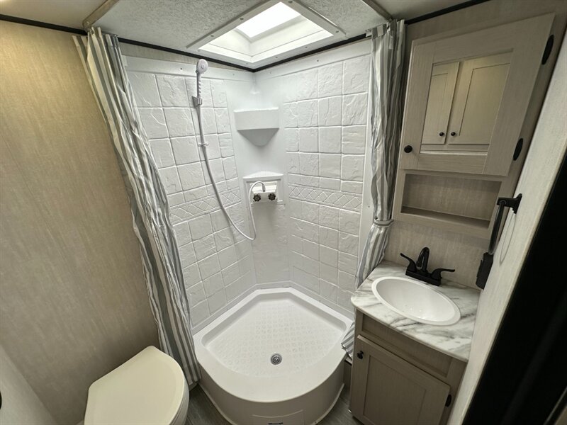 2025 Coachmen Apex Nano 203RBK - Photo 22 - Goshen, IN 46526