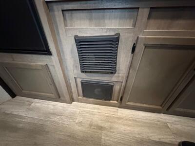 2022 Jayco Jay Flight SLX 195RB   - Photo 11 - Goshen, IN 46526