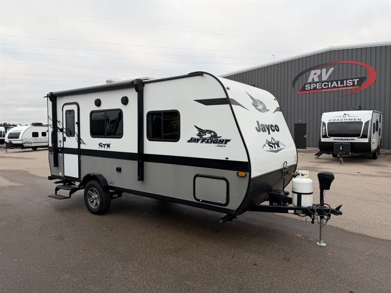 2022 Jayco Jay Flight SLX 195RB   - Photo 1 - Goshen, IN 46526