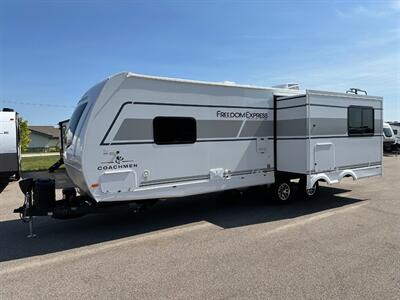 2025 Coachmen Freedom Express Ultra Lite 274RKS   - Photo 9 - Goshen, IN 46526