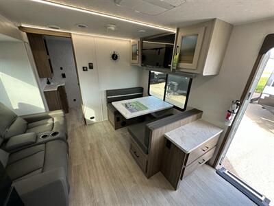 2026 Coachmen Freedom Express Ultra Lite 245RKS   - Photo 10 - Goshen, IN 46526