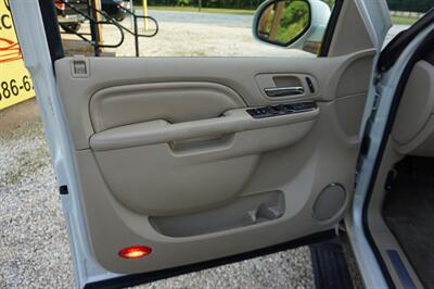 2014 Cadillac Escalade Premium   - Photo 15 - Bogalusa, LA 70427