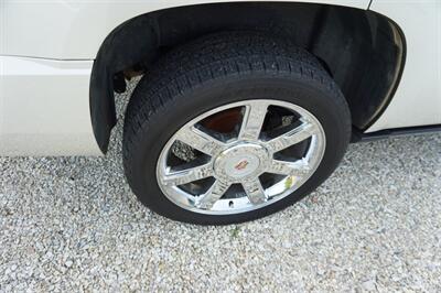 2014 Cadillac Escalade Premium   - Photo 31 - Bogalusa, LA 70427