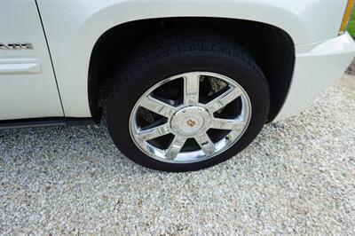 2014 Cadillac Escalade Premium   - Photo 32 - Bogalusa, LA 70427