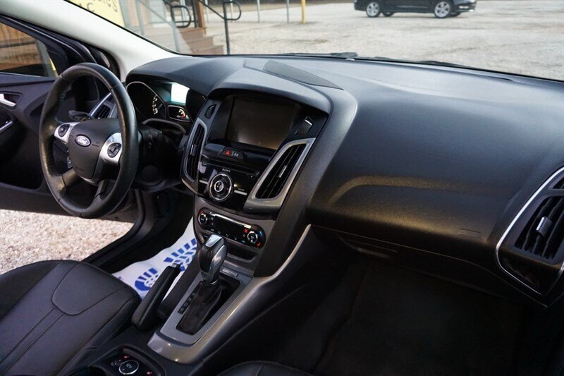 2014 Ford Focus Titanium - Photo 32 - Bogalusa, LA 70427