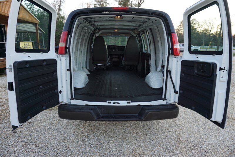 2010 Chevrolet Express 1500 - Photo 27 - Bogalusa, LA 70427