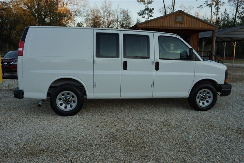 2010 Chevrolet Express 1500 - Photo 20 - Bogalusa, LA 70427