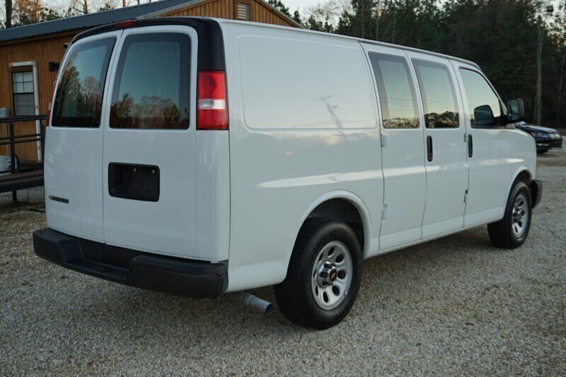 2010 Chevrolet Express 1500 - Photo 17 - Bogalusa, LA 70427