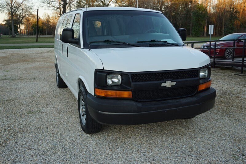 2010 Chevrolet Express 1500 - Photo 3 - Bogalusa, LA 70427