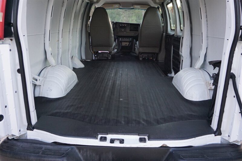 2010 Chevrolet Express 1500 - Photo 26 - Bogalusa, LA 70427