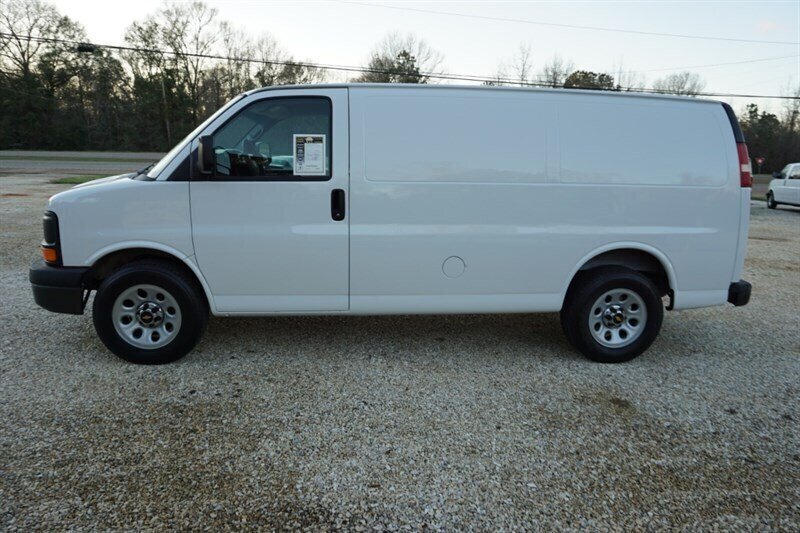 2010 Chevrolet Express 1500 - Photo 9 - Bogalusa, LA 70427