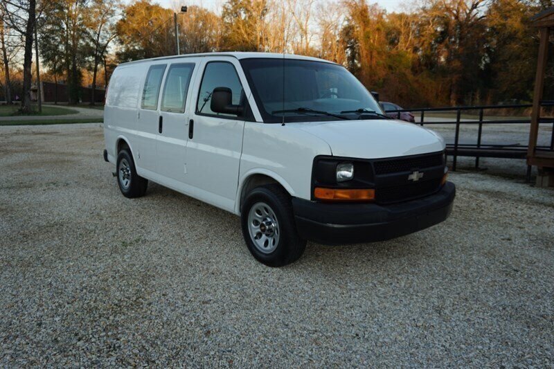 2010 Chevrolet Express 1500 - Photo 2 - Bogalusa, LA 70427