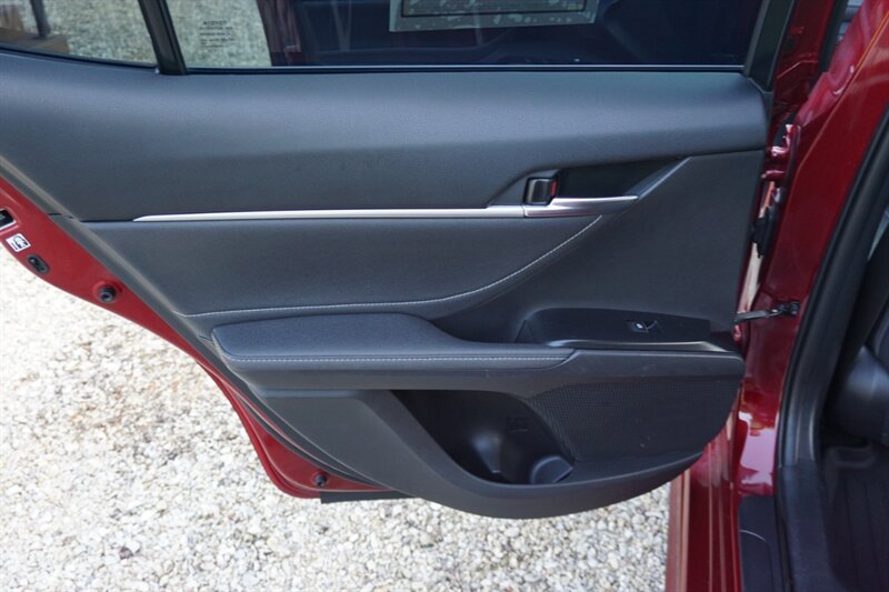 2018 Toyota Camry XSE - Photo 20 - Bogalusa, LA 70427
