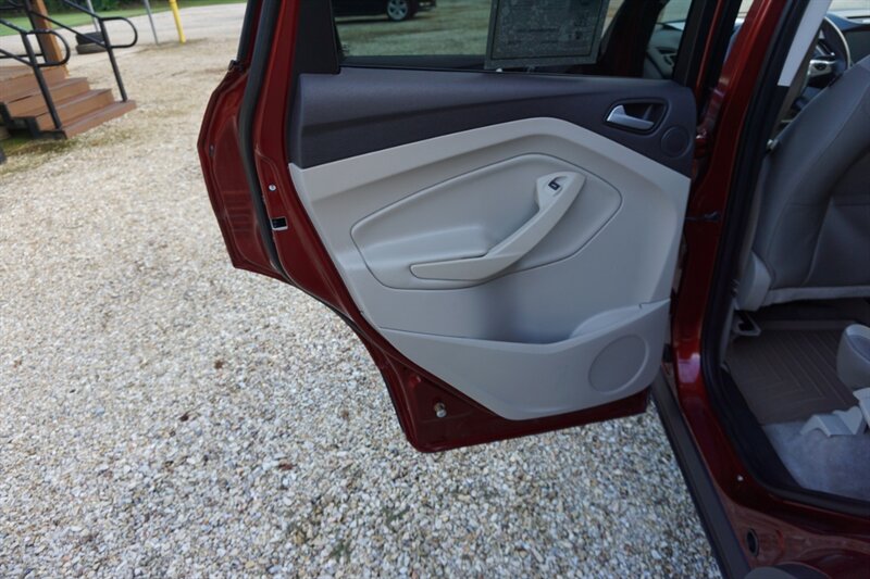 2016 Ford Escape SE - Photo 24 - Bogalusa, LA 70427