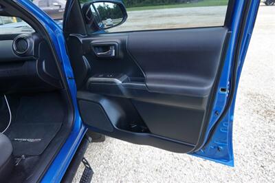 2017 Toyota Tacoma SR5 V6   - Photo 35 - Bogalusa, LA 70427