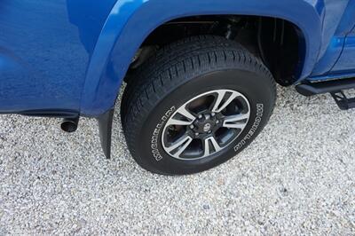 2017 Toyota Tacoma SR5 V6   - Photo 45 - Bogalusa, LA 70427