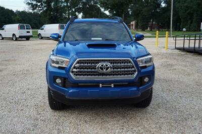 2017 Toyota Tacoma SR5 V6   - Photo 3 - Bogalusa, LA 70427