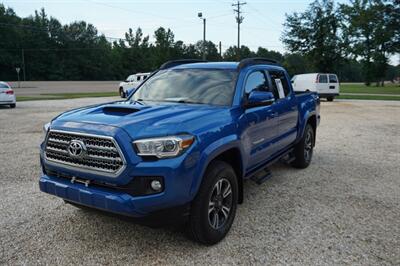 2017 Toyota Tacoma SR5 V6   - Photo 5 - Bogalusa, LA 70427