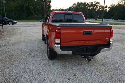 2017 Toyota Tacoma SR5 V6   - Photo 10 - Bogalusa, LA 70427