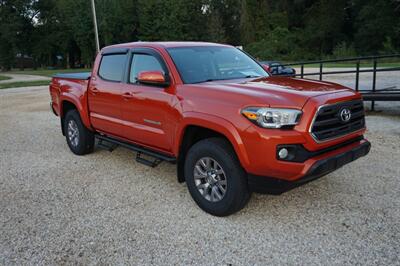 2017 Toyota Tacoma SR5 V6   - Photo 2 - Bogalusa, LA 70427