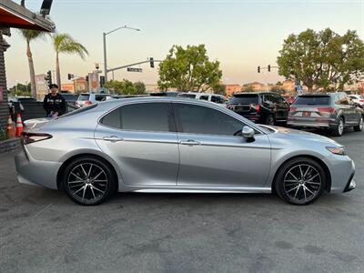 2022 Toyota Camry Hybrid SE   - Photo 18 - Norwalk, CA 90650-2241