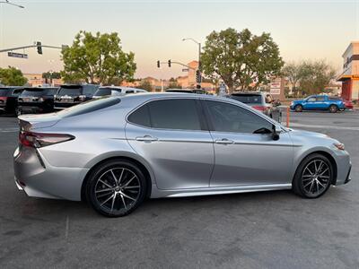 2022 Toyota Camry Hybrid SE   - Photo 17 - Norwalk, CA 90650-2241