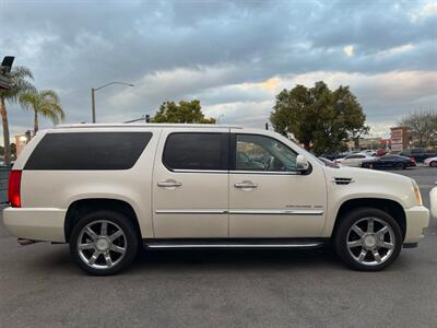 2012 Cadillac Escalade ESV Luxury   - Photo 16 - Norwalk, CA 90650-2241