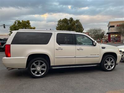 2012 Cadillac Escalade ESV Luxury   - Photo 15 - Norwalk, CA 90650-2241