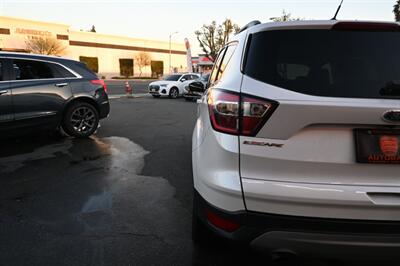 2017 Ford Escape SE   - Photo 10 - Norwalk, CA 90650-2241