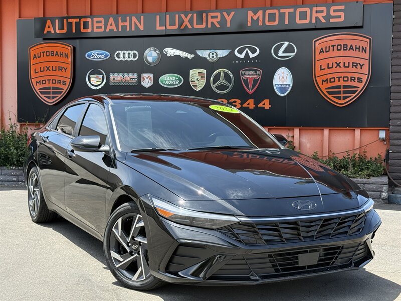2024 Hyundai Elantra 1.6 HEV Limited DCT's photo