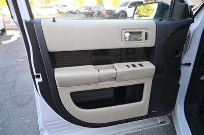 2013 Ford Flex SEL   - Photo 17 - Norwalk, CA 90650-2241