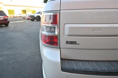 2013 Ford Flex SEL   - Photo 9 - Norwalk, CA 90650-2241