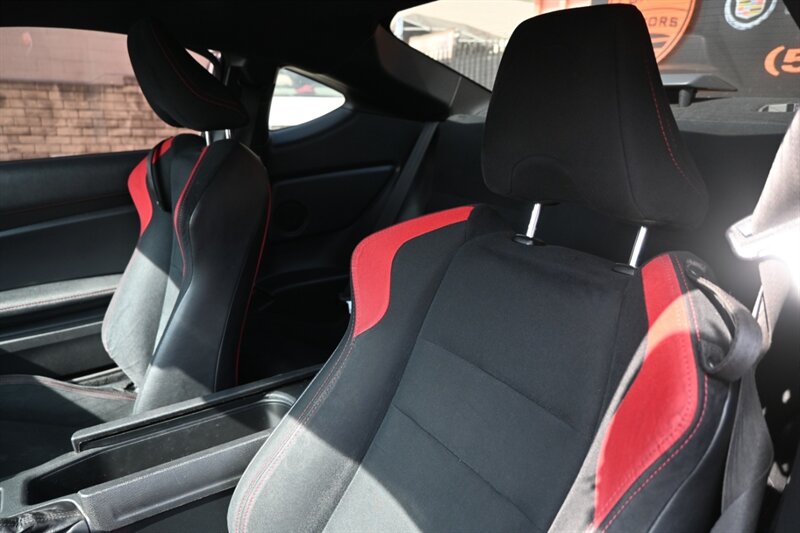2016 Scion FR-S photo 18