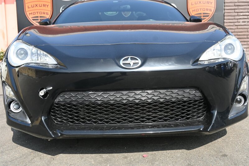 2016 Scion FR-S photo 3